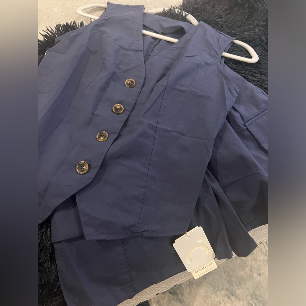 NWT navy vest & short set in size S